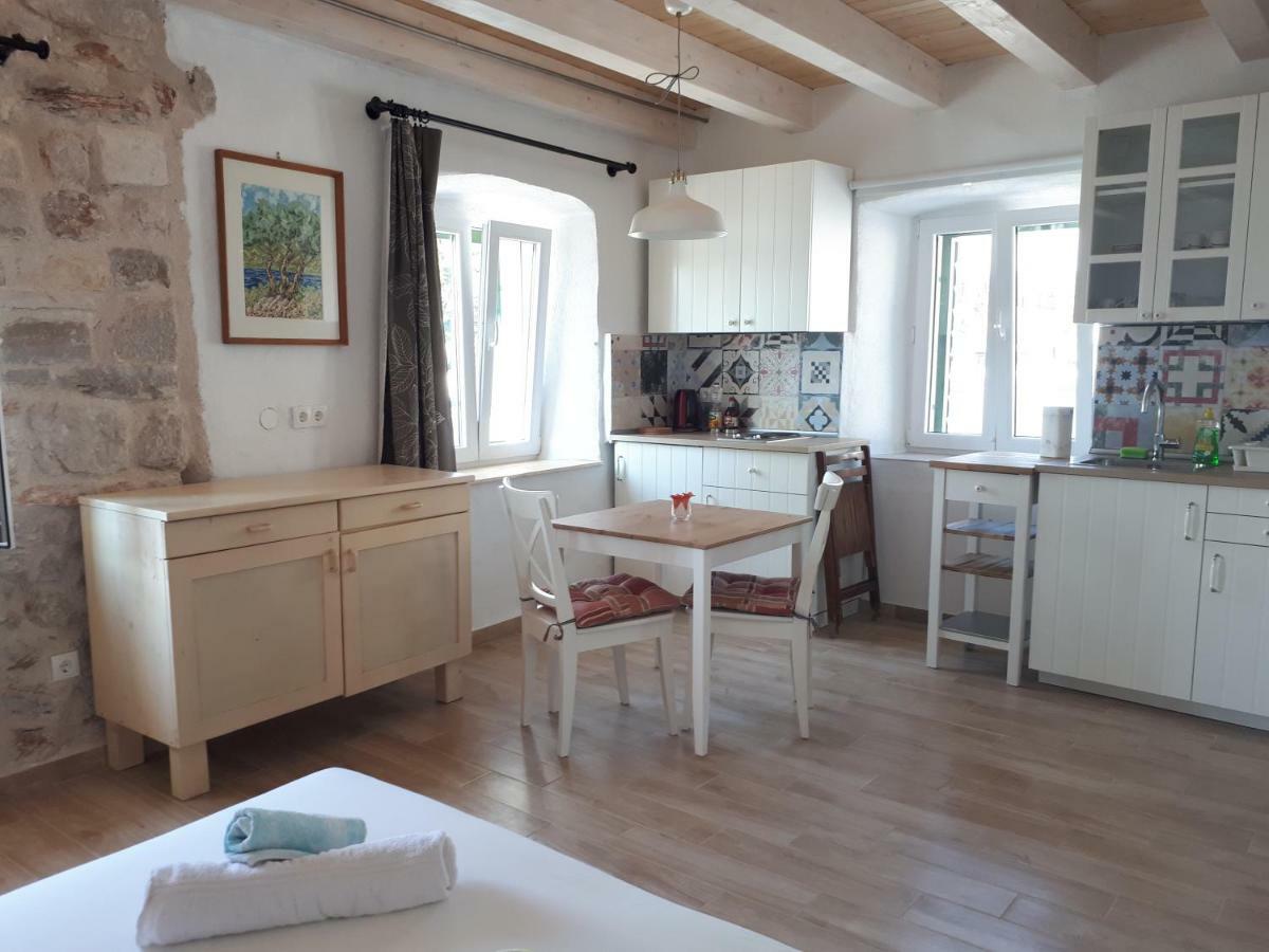 House At The Seafront Apartment สตารีกราด ภายนอก รูปภาพ